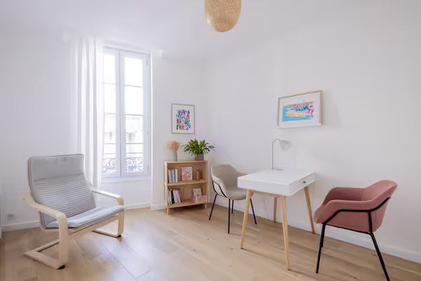 Location d'une pièce de consultation dans un cabinet meublé, bordeaux centre