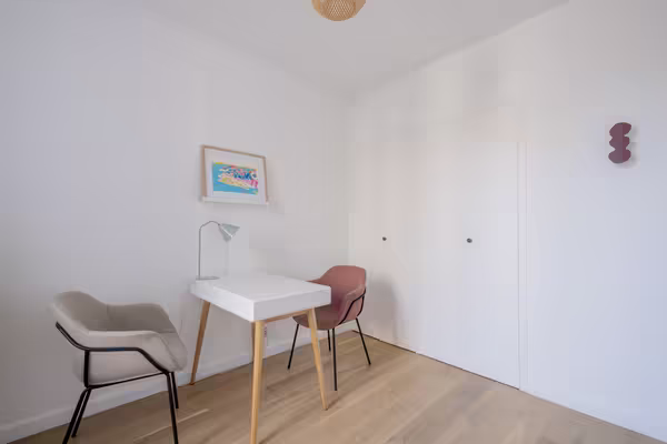 Location d'une pièce de consultation dans un cabinet meublé, bordeaux centre
