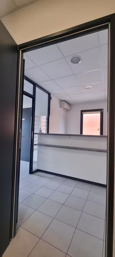 Libourne local disponible-excellente visibité-axe passant