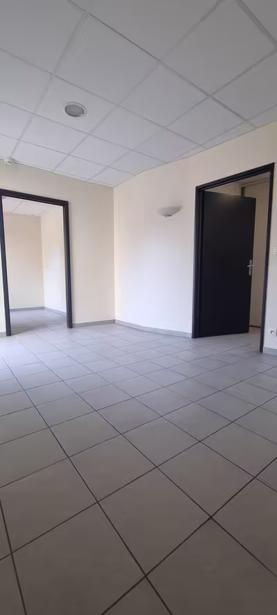Libourne local disponible-excellente visibité-axe passant