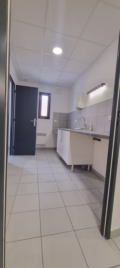 Libourne local disponible-excellente visibité-axe passant