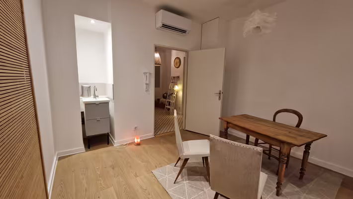 Location d'une pièce dans cabinet neuf