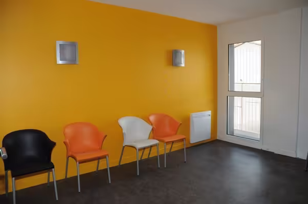 Local professionnel 100m2 mareuil sur lay