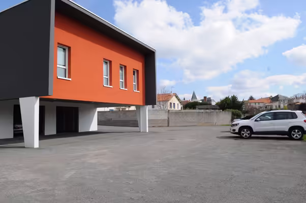 Local professionnel 100m2 mareuil sur lay
