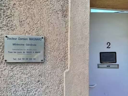 Médecin généraliste cherche successeur pour départ à la retraite - bail précaire