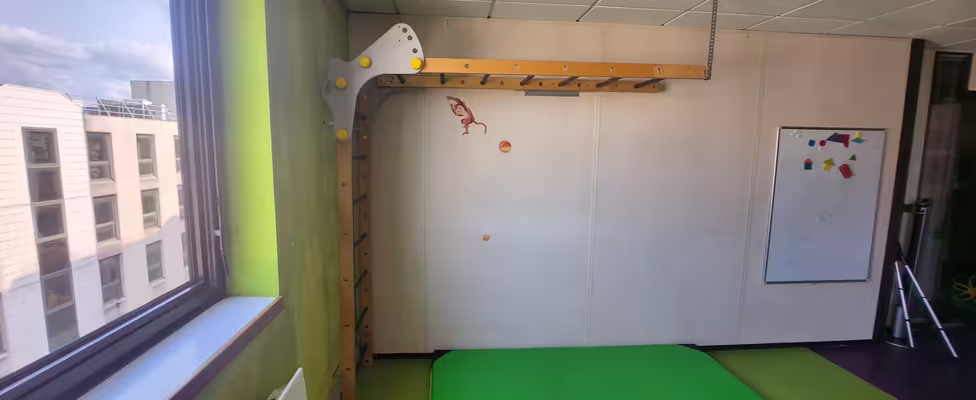 Belle salle lumineuse 45m2 pour activités ou consultations
