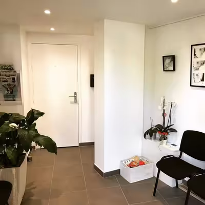 Salle de consultation dans cabinet pluri-disciplinaire à suresnes