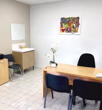 à louer – locaux professionnels au sein d’un pôle santé dynamique (22 m² et 40 m²)