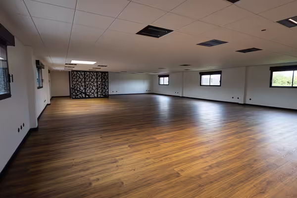 Local professionnel à vendre – 228 m² – bétheny (zone de la huselle)