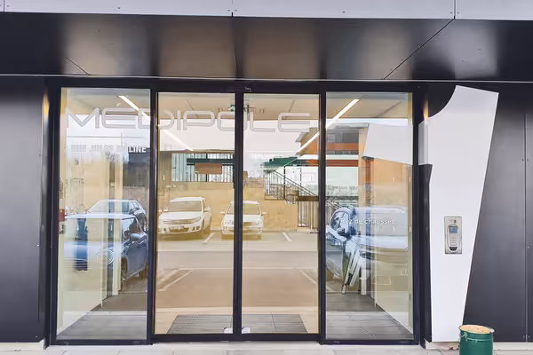 à louer – bureau - 745 euros charges et parking inclus – médipôle bezannes