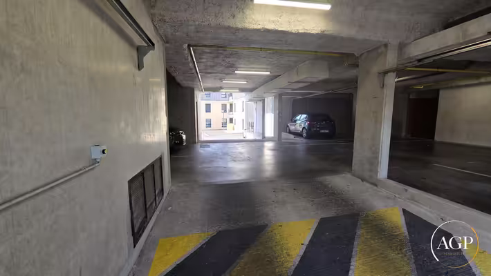 LOCAL PROFESSIONNEL NEUF DE 6OM² AVEC 3 CABINETS MEDICAUX A ORLEANS