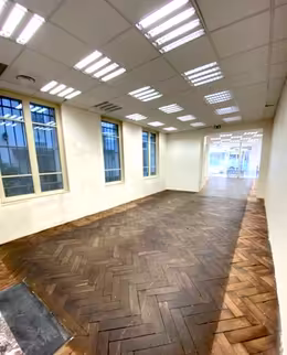 A LOUER - Local ERP 130 m² accès rue Paris 5e Maubert-Mutualité