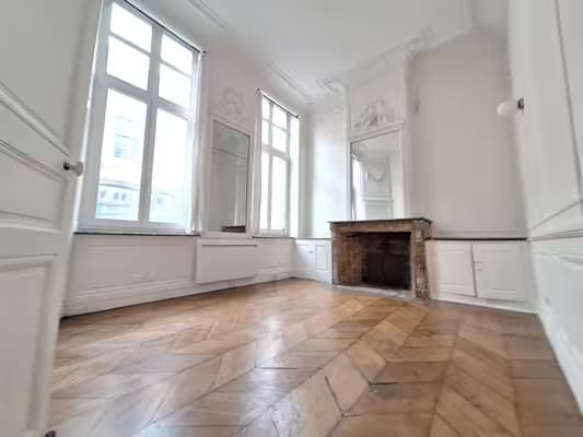 Location bureaux rez-de-chaussée Vieux-Lille