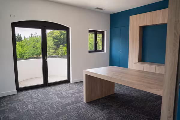 Cabinet médical disponible à aix-en-provence – 24,7 m² avec balcon privatif
