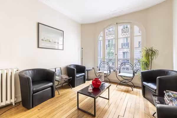 Cabinet médical /Dentaire/paramédical de 78 m² – Paris 18ᵉ – Libre d’occupation