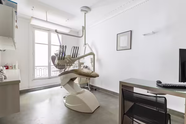 Cabinet médical /Dentaire/paramédical de 78 m² – Paris 18ᵉ – Libre d’occupation