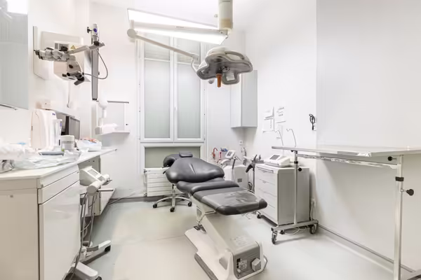 Cabinet médical /Dentaire/paramédical de 78 m² – Paris 18ᵉ – Libre d’occupation