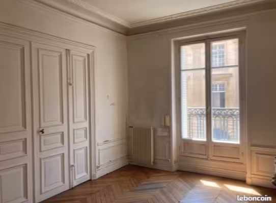 2 bureaux libres
