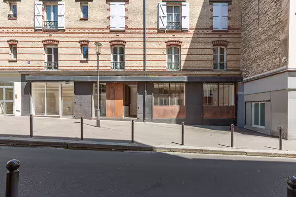 Local professionnel modulable – paris 20ème – 115 m² – 2 entrées sur rue