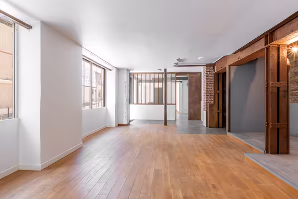 Local professionnel modulable – paris 20ème – 115 m² – 2 entrées sur rue