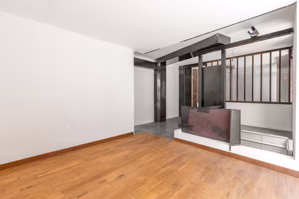 Local professionnel modulable – paris 20ème – 115 m² – 2 entrées sur rue