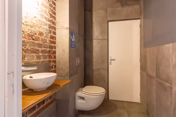 Local professionnel modulable – paris 20ème – 115 m² – 2 entrées sur rue