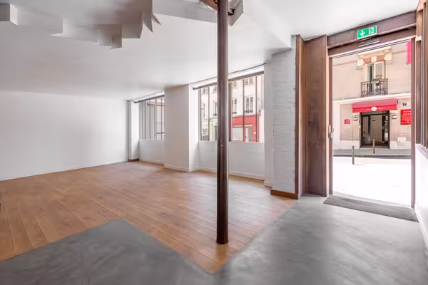 Local professionnel modulable – paris 20ème – 115 m² – 2 entrées sur rue