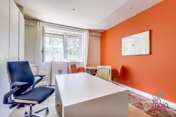 Vente d'un cabinet de 72 m² + 3 parkings – versailles, proche gare versailles-chantiers – vente directe propriétaire