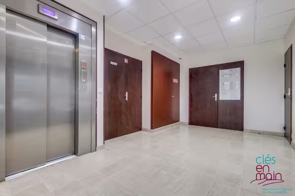 Vente d'un cabinet de 72 m² + 3 parkings – versailles, proche gare versailles-chantiers – vente directe propriétaire