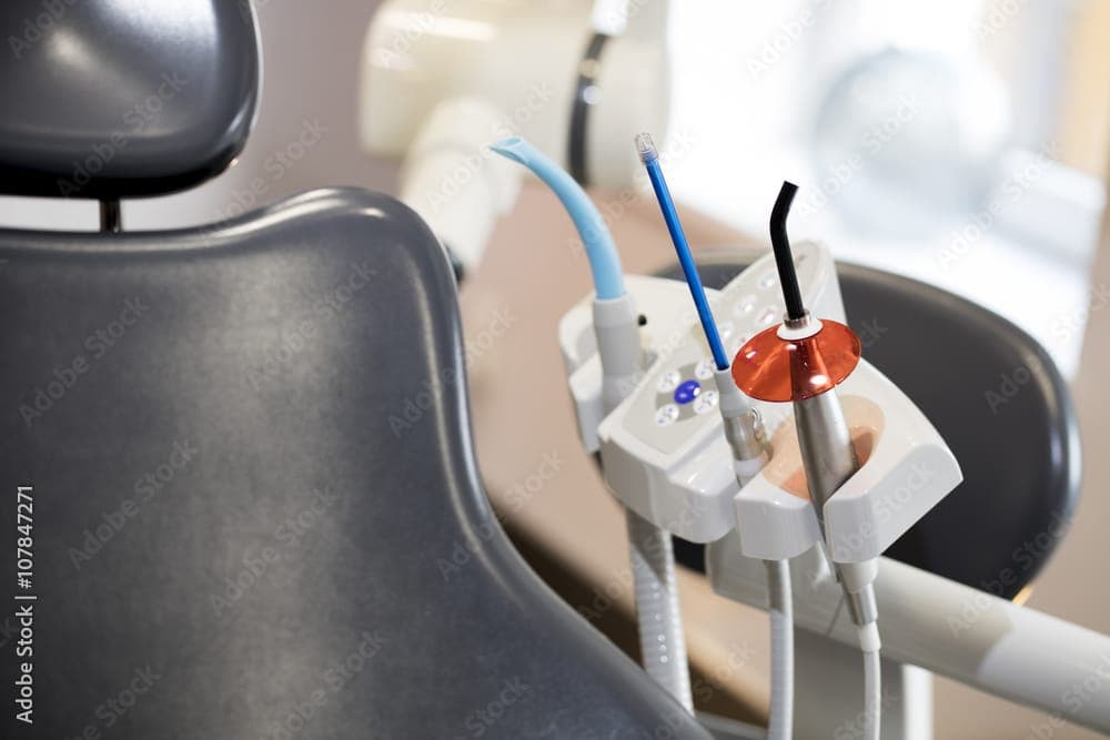 (33 ) Cabinet dentaire de chirurgie en région bordelaise  (Réf : VO/128)