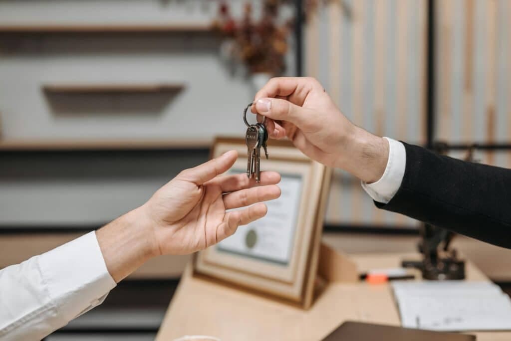 (78) Local professionnel de 142 m² à vendre à Mantes-la-Jolie (Réf : VI/134)