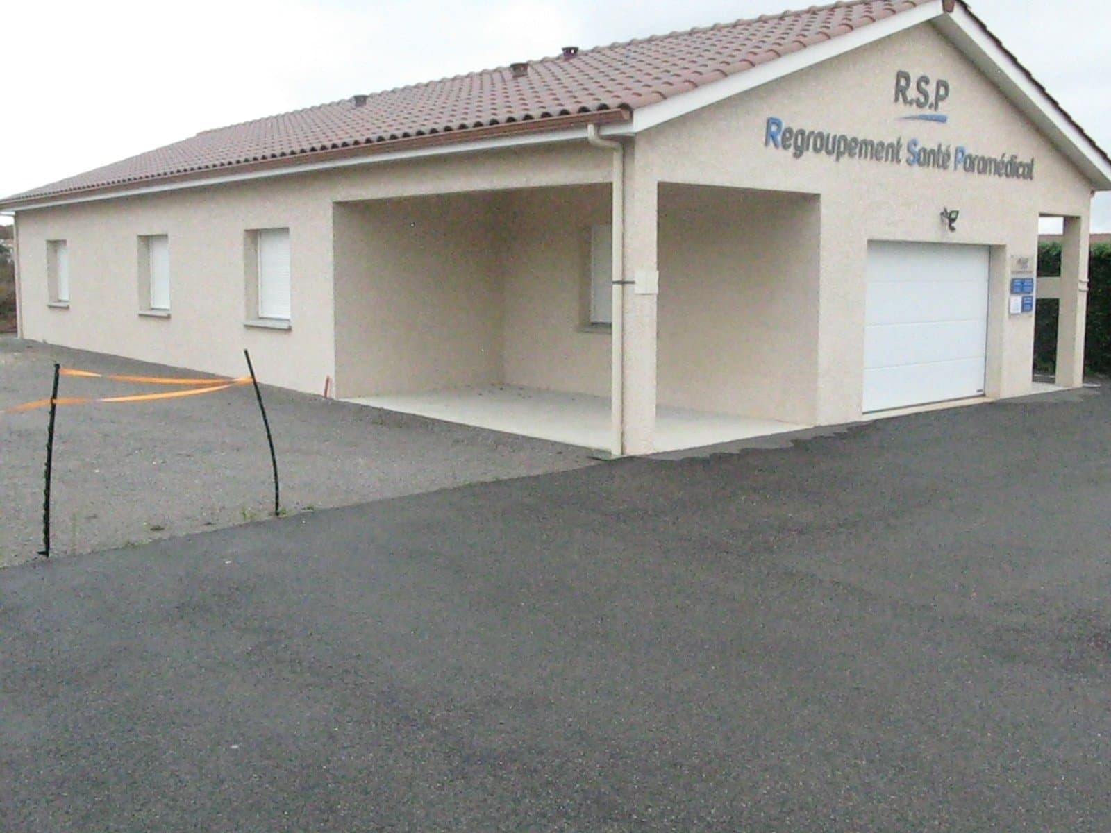Local en maison de santé - Peaugres - 19 m²